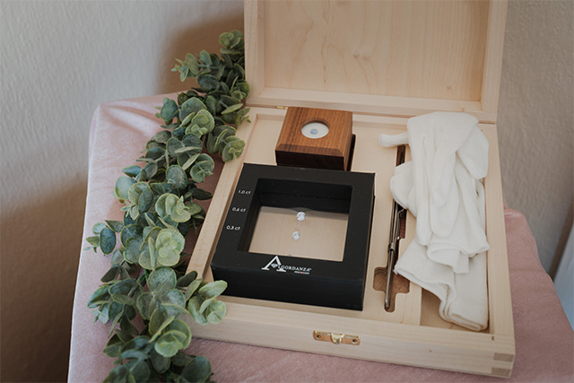 Erinnerungsdiamant aus Asche als Anhänger